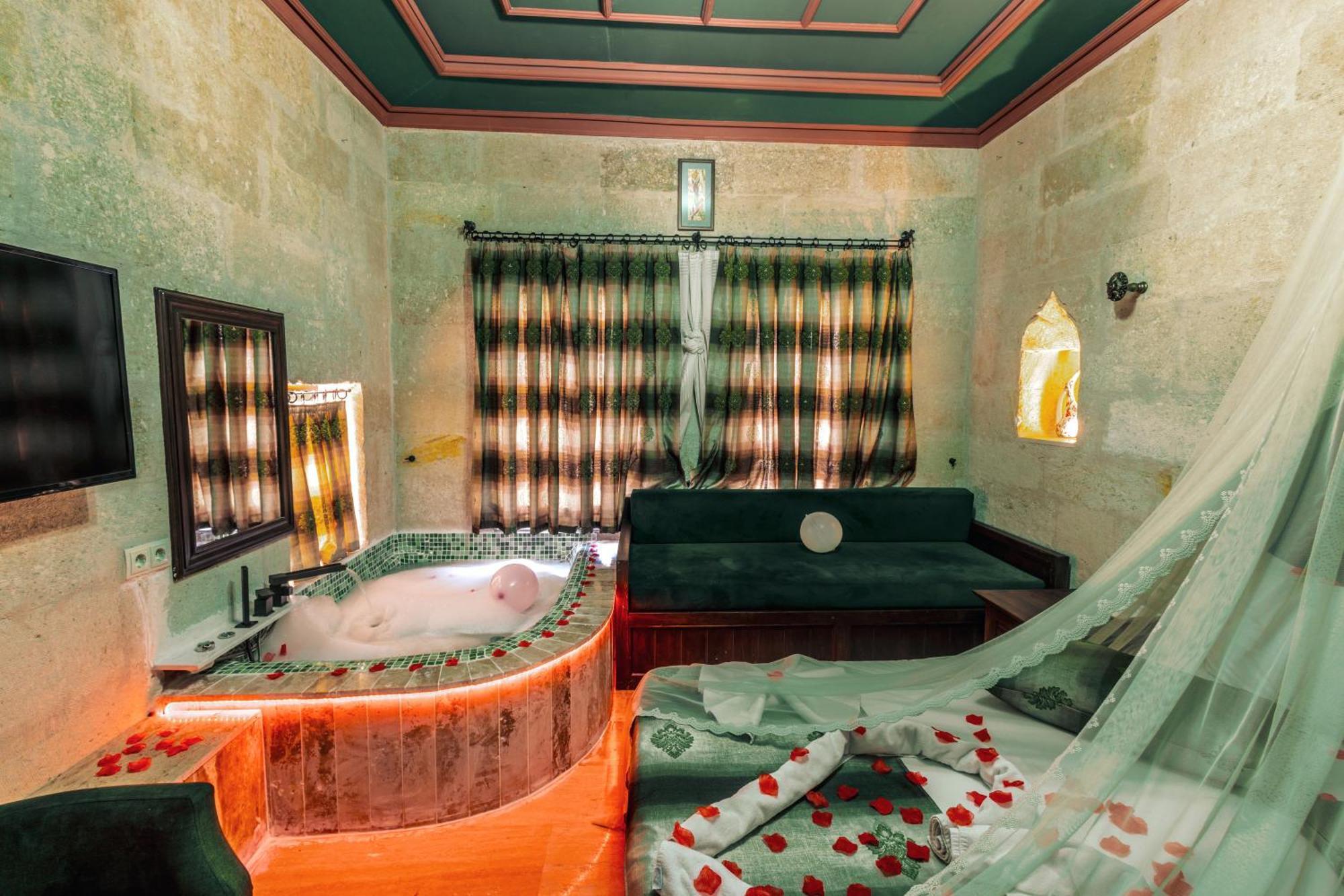 Tafana Cave & Stone Lodge 어굽 외부 사진