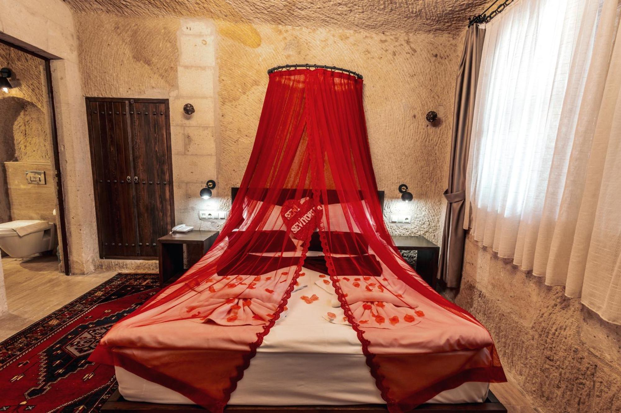 Tafana Cave & Stone Lodge 어굽 외부 사진