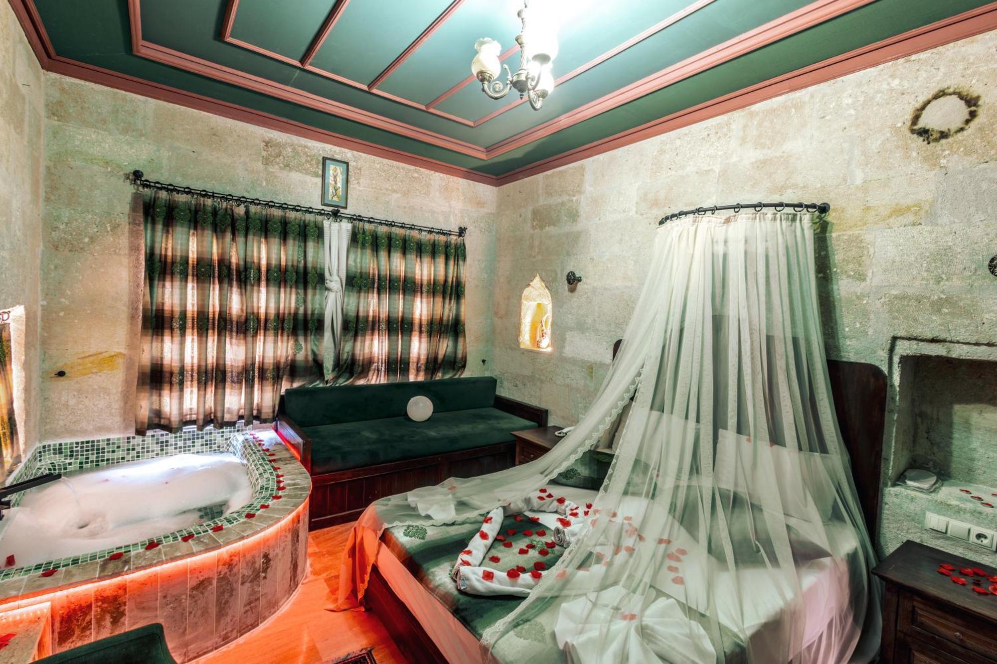 Tafana Cave & Stone Lodge 어굽 외부 사진