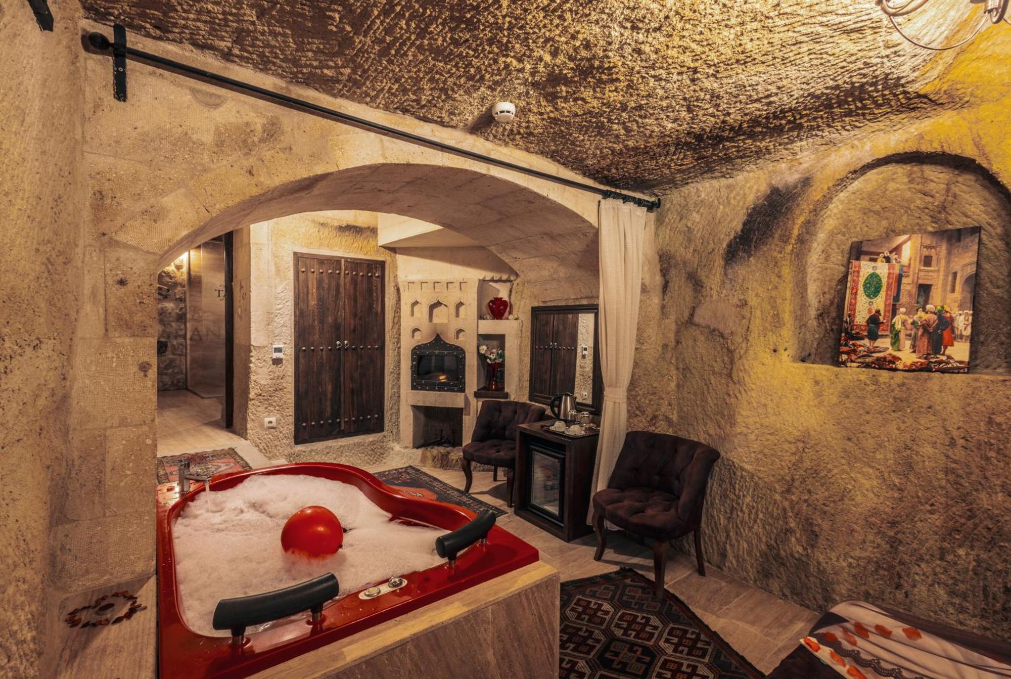 Tafana Cave & Stone Lodge 어굽 외부 사진