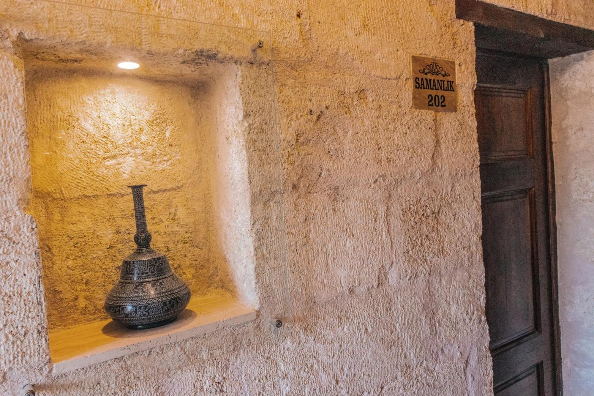 Tafana Cave & Stone Lodge 어굽 외부 사진