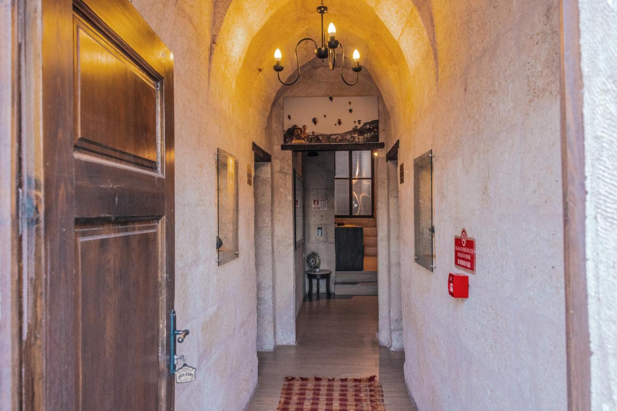 Tafana Cave & Stone Lodge 어굽 외부 사진