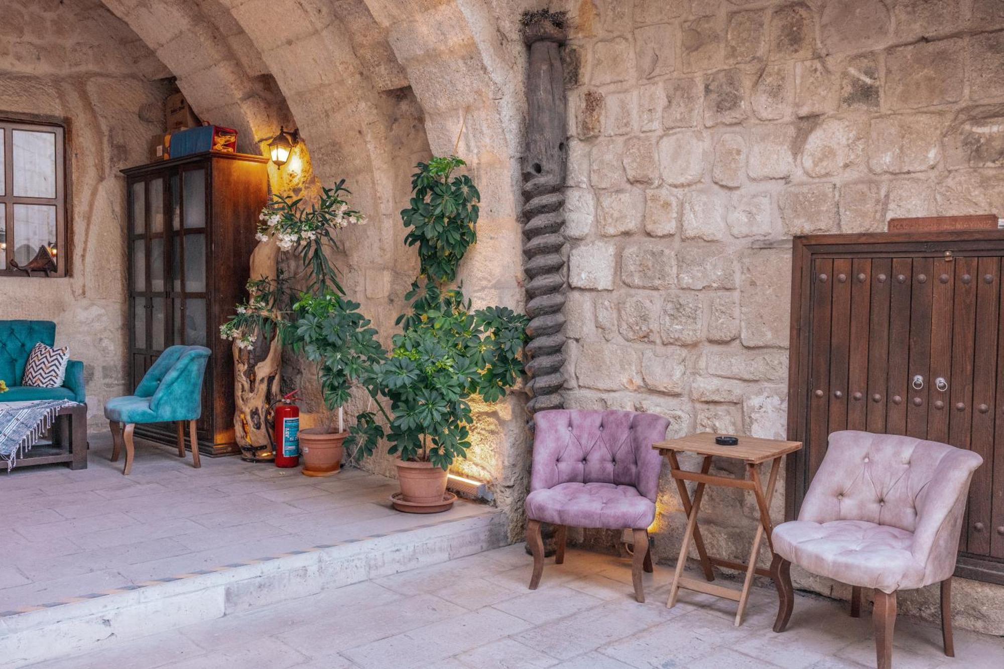 Tafana Cave & Stone Lodge 어굽 외부 사진