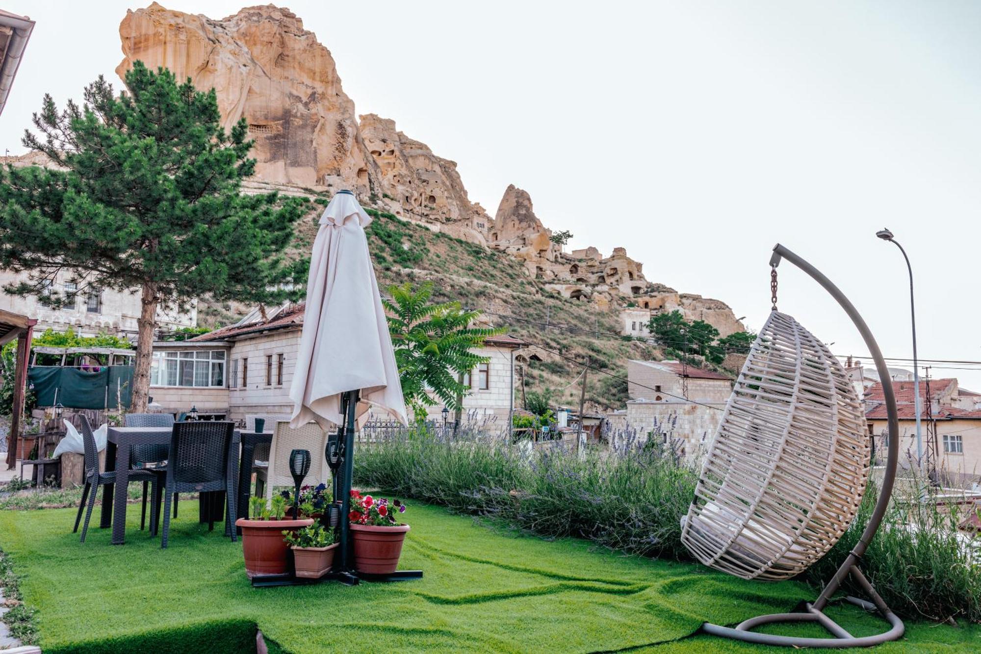 Tafana Cave & Stone Lodge 어굽 외부 사진